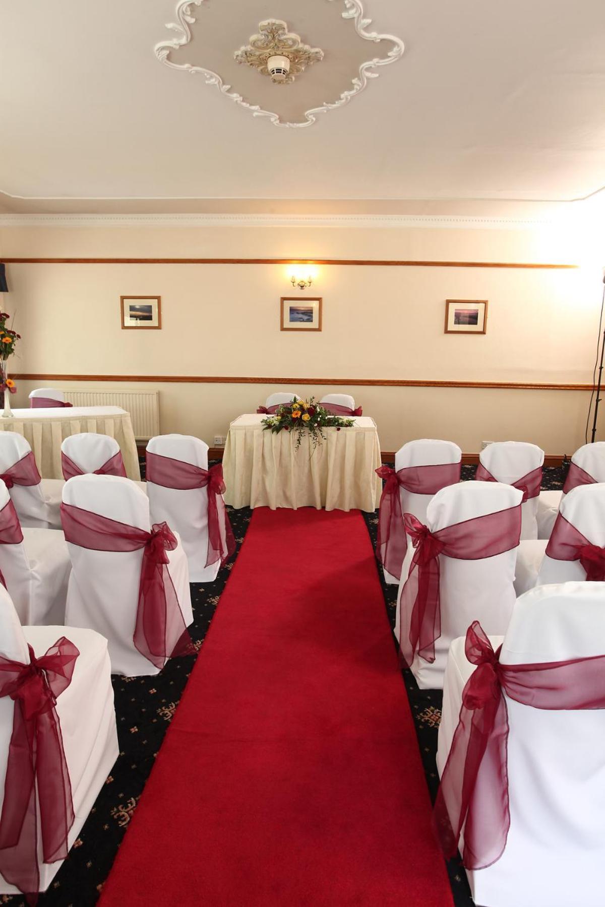 Best Western Premier Heronston Hotel & Spa Бридженд Удобства фото