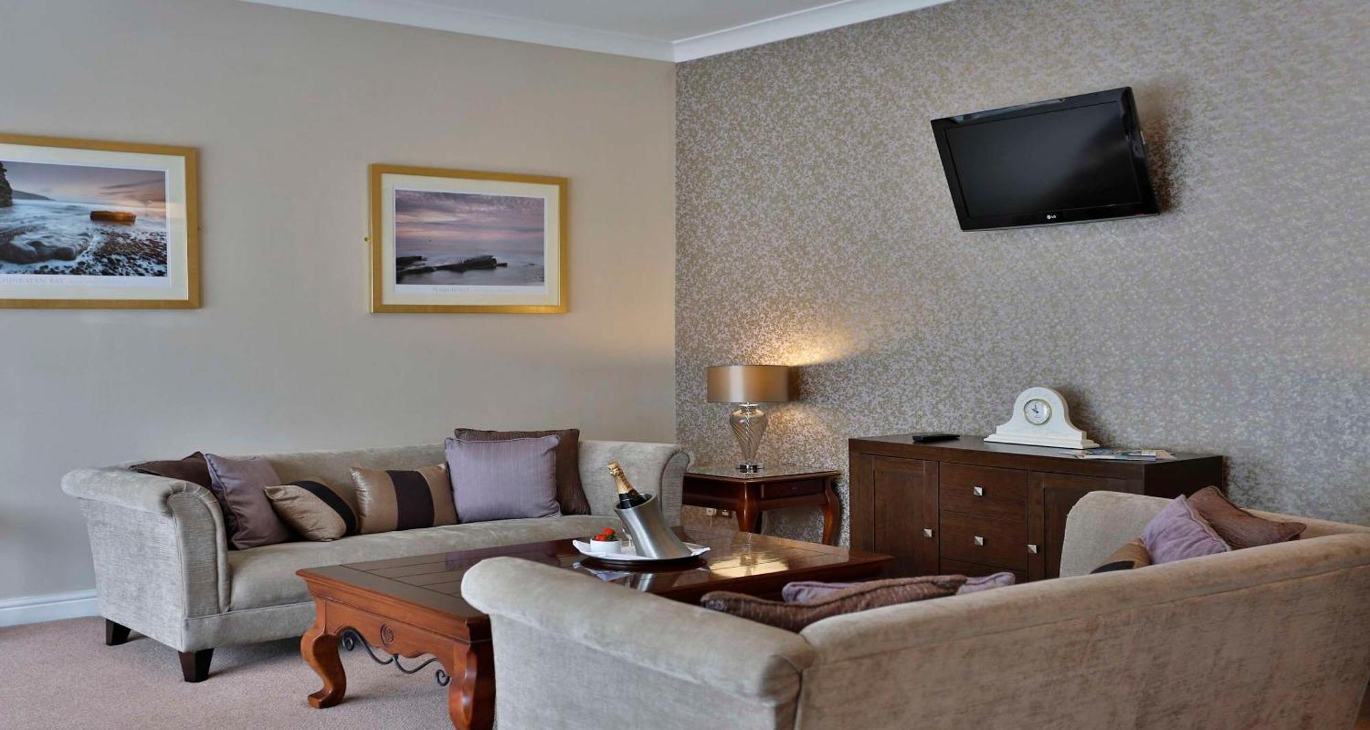 Best Western Premier Heronston Hotel & Spa Бридженд Экстерьер фото